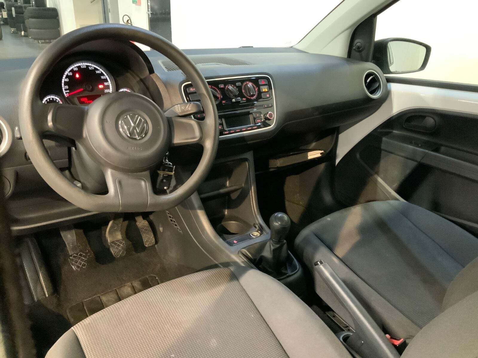 Hvid VW UP! fra 2013