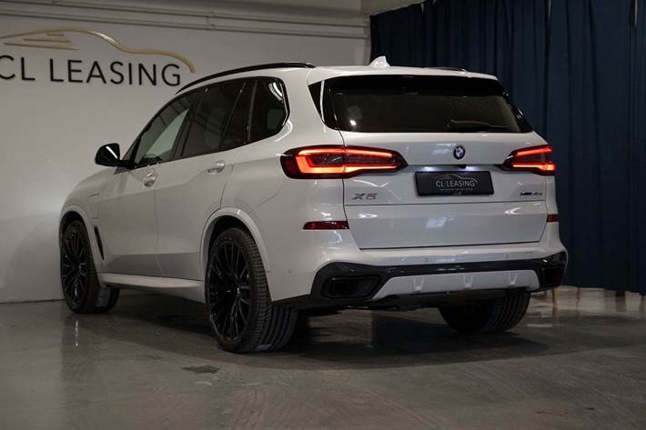 Hvid BMW X5 fra 2021