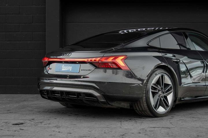 Sort Audi RS e-tron GT fra 2022