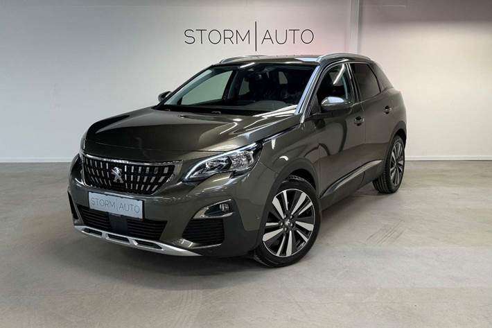Grå Peugeot 3008 fra 2020 set udefra