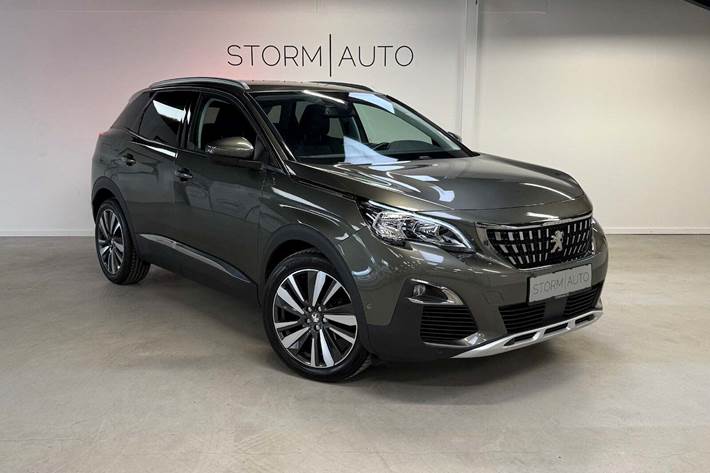 Grå Peugeot 3008 fra 2020