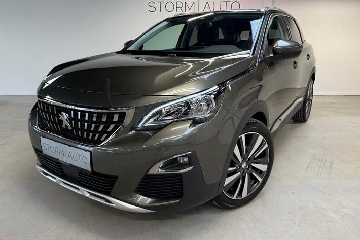 Grå Peugeot 3008 fra 2020
