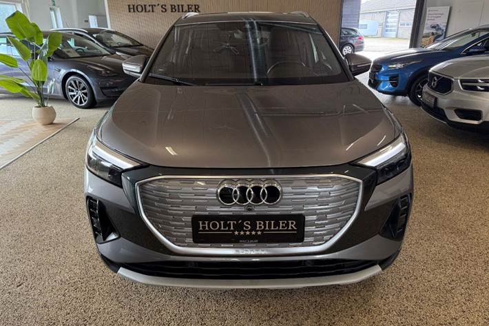 Grå Audi Q4 e-tron fra 2022