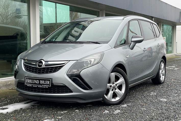 undefined Opel Zafira Tourer fra 2012 set udefra