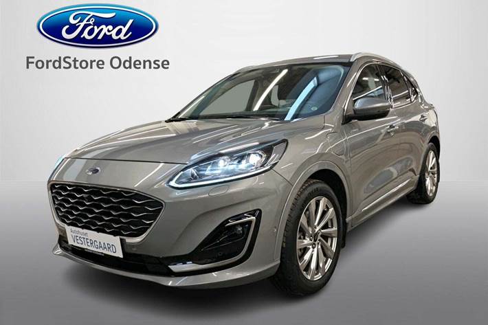 Sølv Ford Kuga fra 2021 set udefra