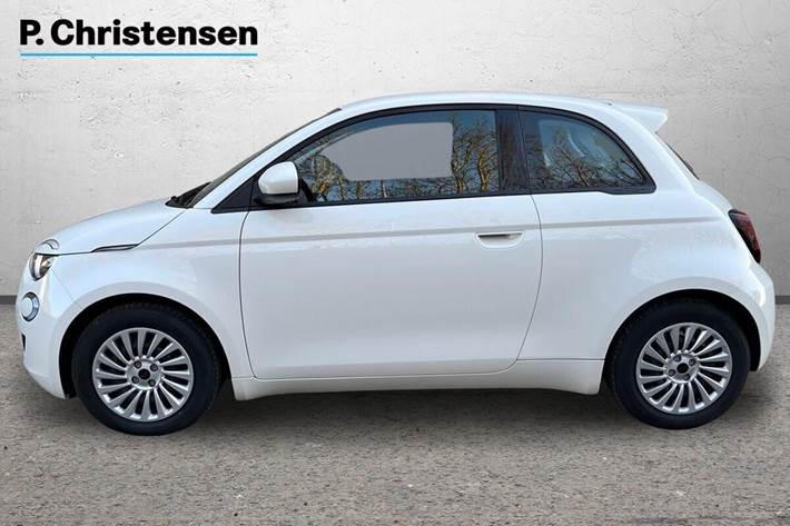 Hvid Fiat 500e fra 2022