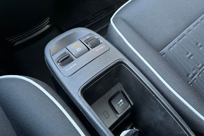 Hvid Fiat 500e fra 2022