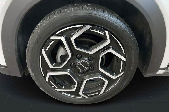 Grå BYD Dolphin fra 2024