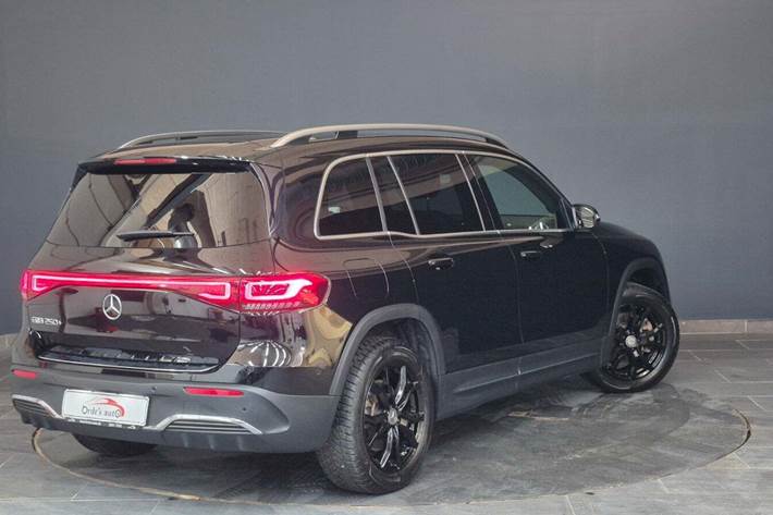 Sort Mercedes EQB250+ fra 2023
