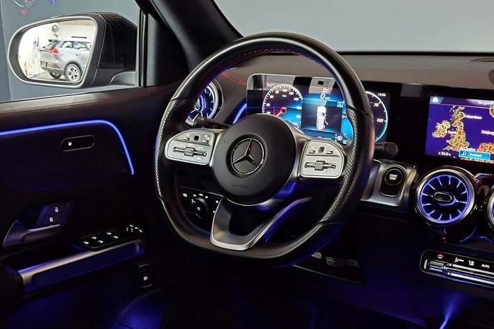 Sort Mercedes EQB250+ fra 2023