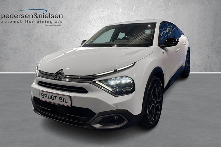 Hvid Citroën ë-C4 fra 2024 set udefra