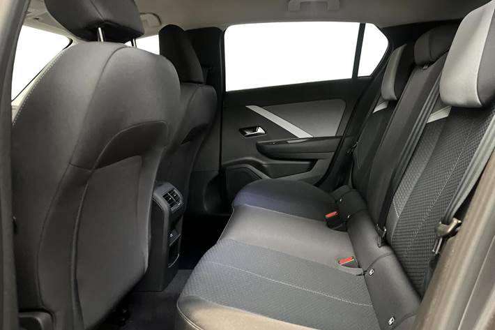 Grå Opel Astra-e fra 2024