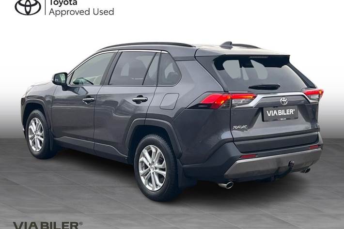Grå Toyota RAV4 fra 2020