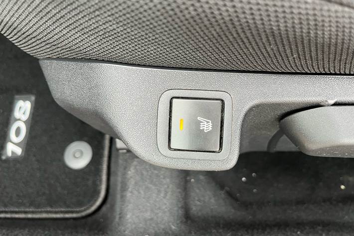 Grå Peugeot 108 fra 2020