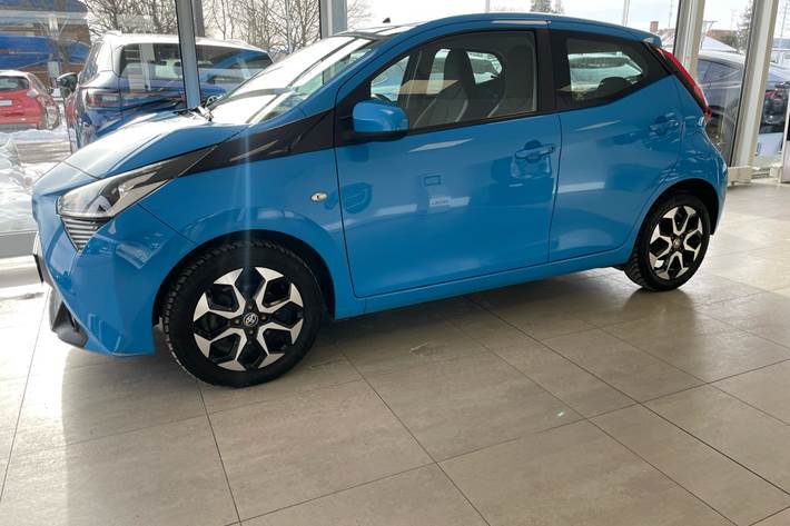 Blå Toyota Aygo fra 2020