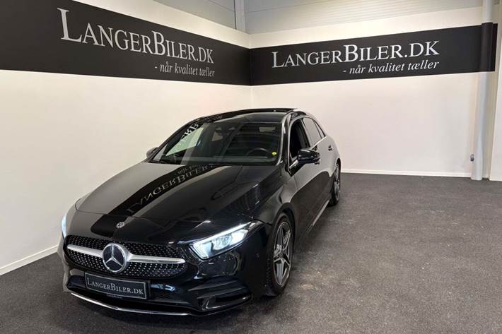 Sort Mercedes A200 fra 2018 set udefra