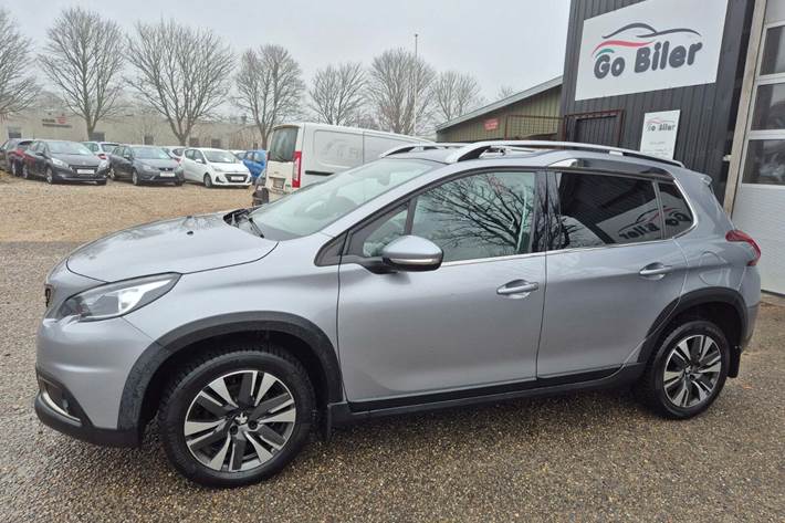 Grøn Peugeot 2008 fra 2017