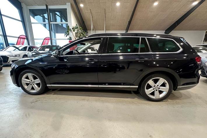 Sort VW Passat fra 2018