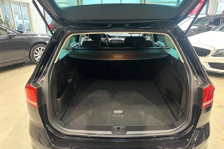 Sort VW Passat fra 2018