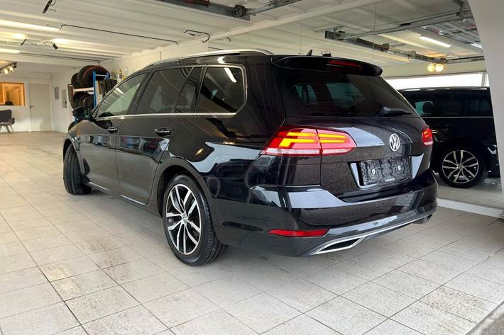 Sort VW Golf VII fra 2017