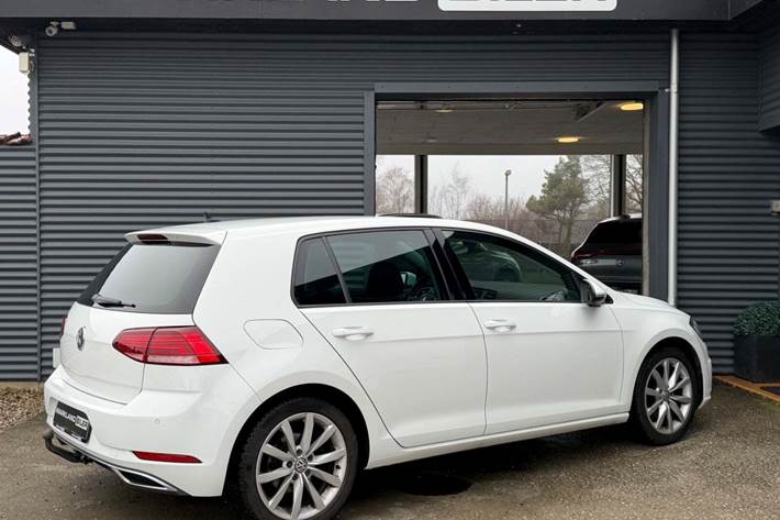 Hvid VW Golf VII fra 2018