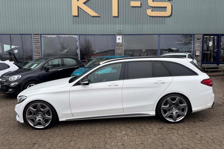 Hvid Mercedes C400 fra 2016