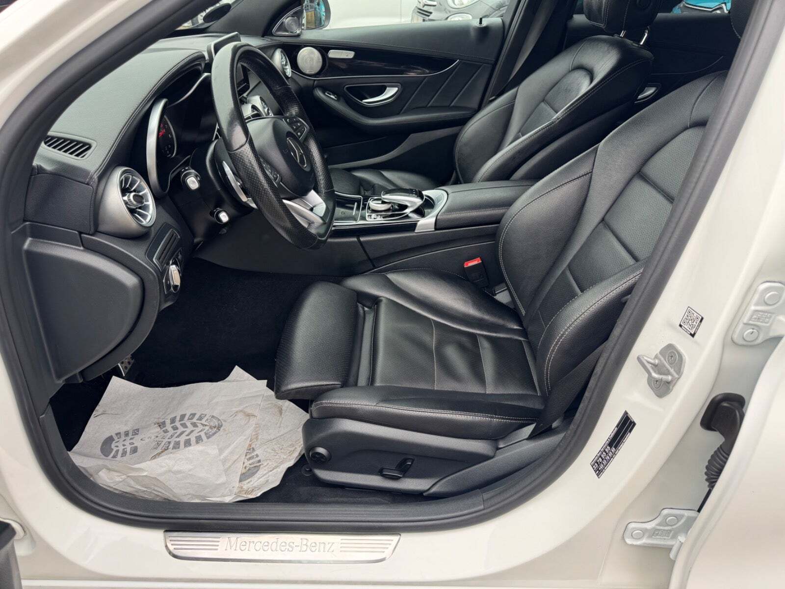 Hvid Mercedes C400 fra 2016