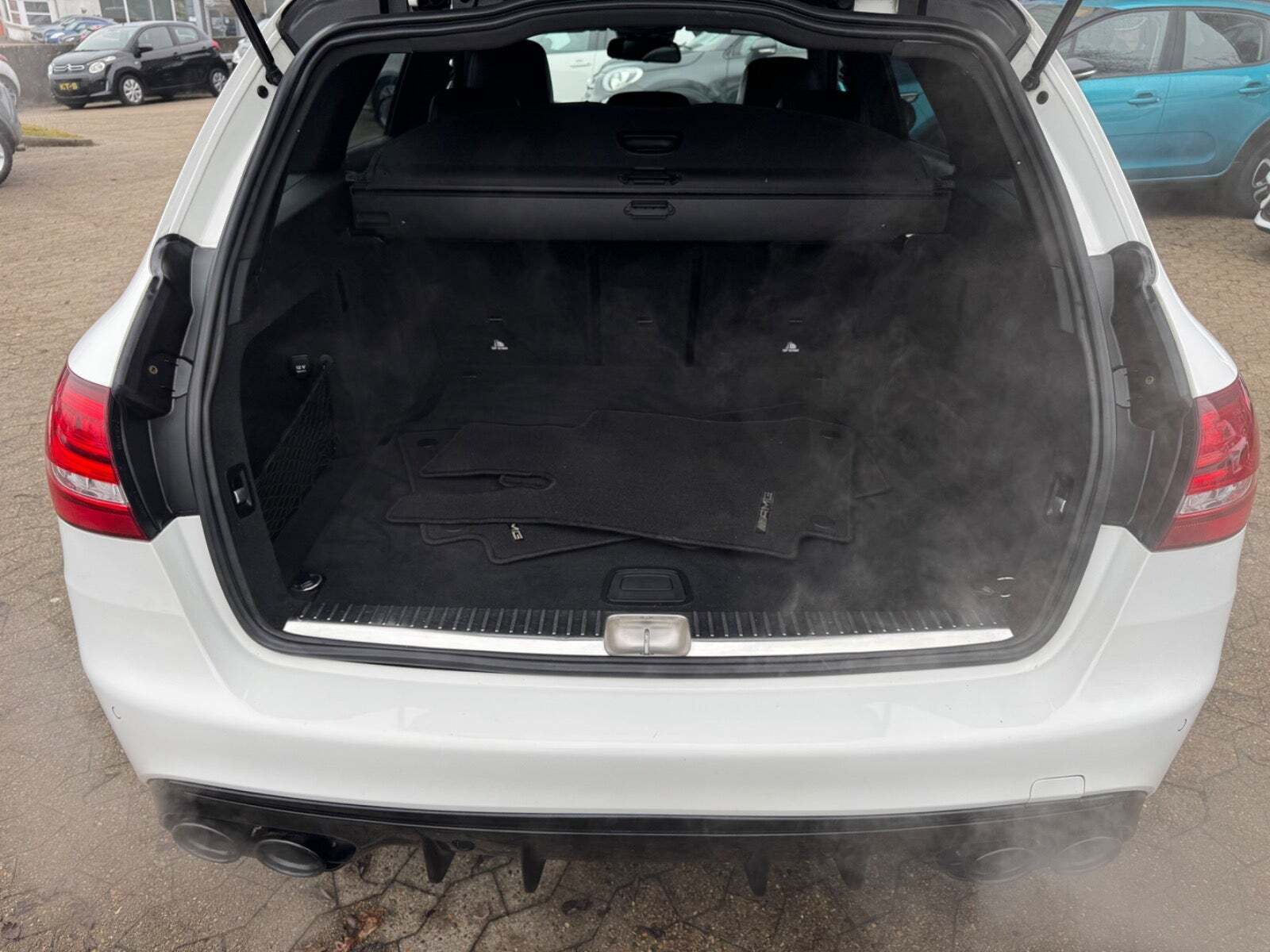 Hvid Mercedes C400 fra 2016