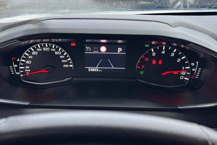 Hvid Peugeot 208 fra 2021
