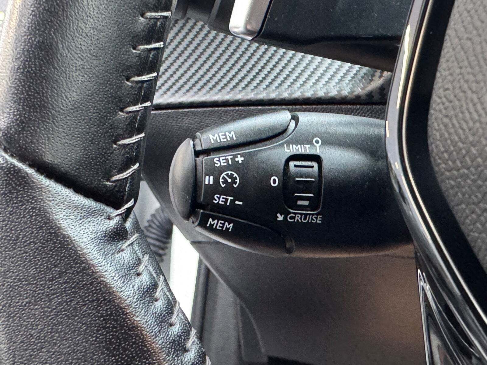 Hvid Peugeot 208 fra 2021