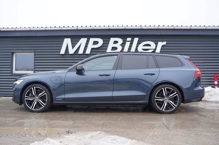 Blå Volvo V60 fra 2022