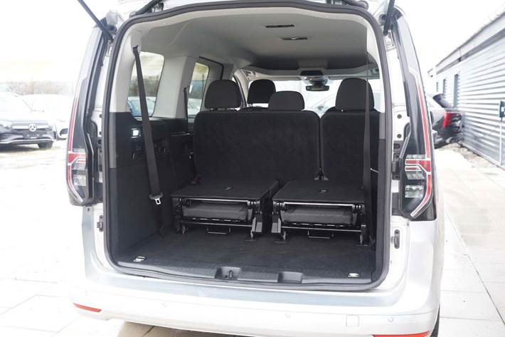 Sølv VW Caddy Maxi fra 2023