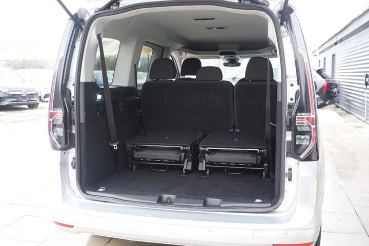Sølv VW Caddy Maxi fra 2023