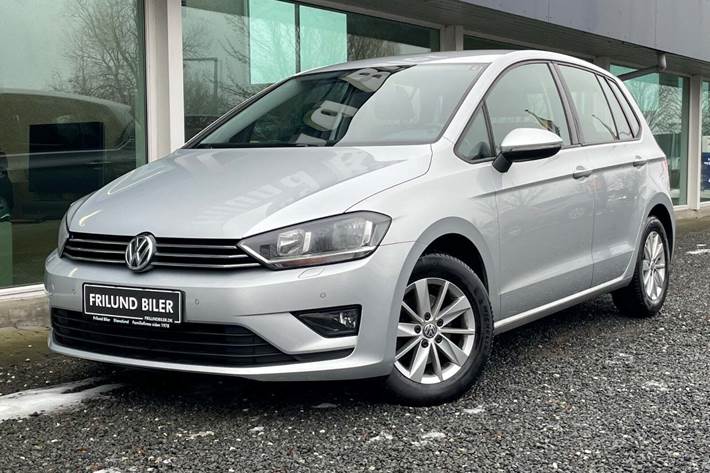 undefined VW Golf Sportsvan fra 2015 set udefra