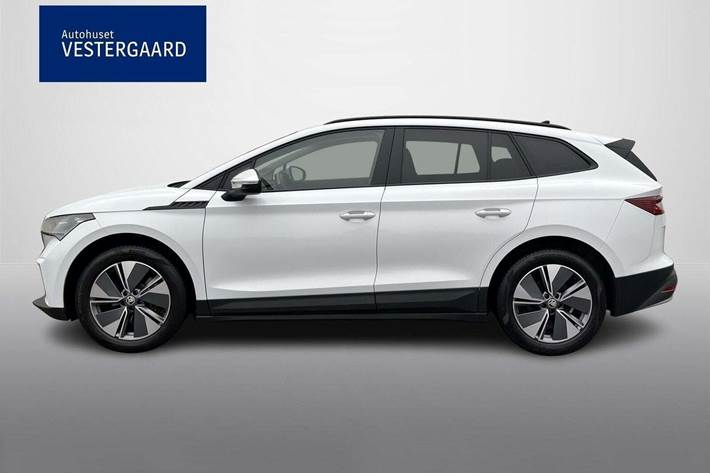 Hvid Skoda Enyaq fra 2023
