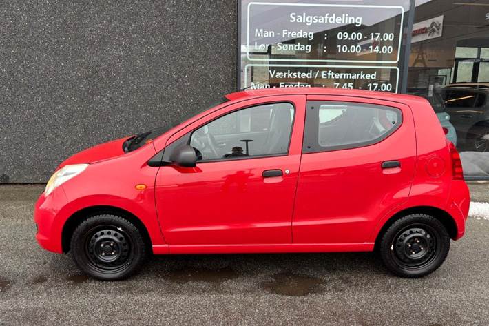 Rød Suzuki Alto fra 2014