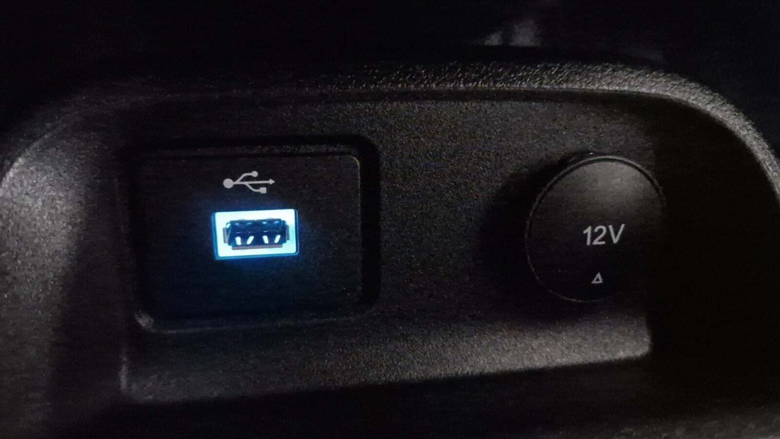 Hvid Ford Transit Connect fra 2021