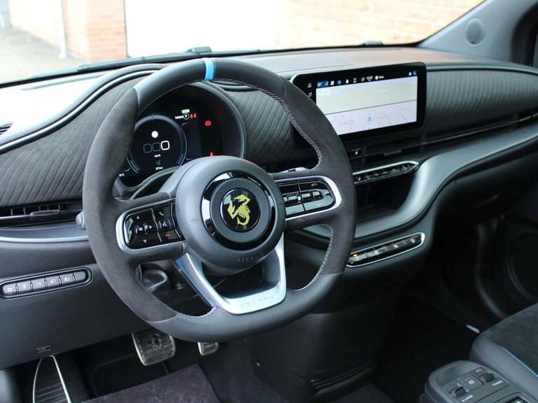 Abarth 500e Scorpionissima