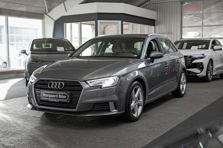 Grå Audi A3 fra 2017