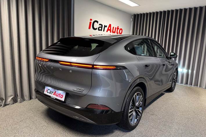 Grå Xpeng G6 fra 2024