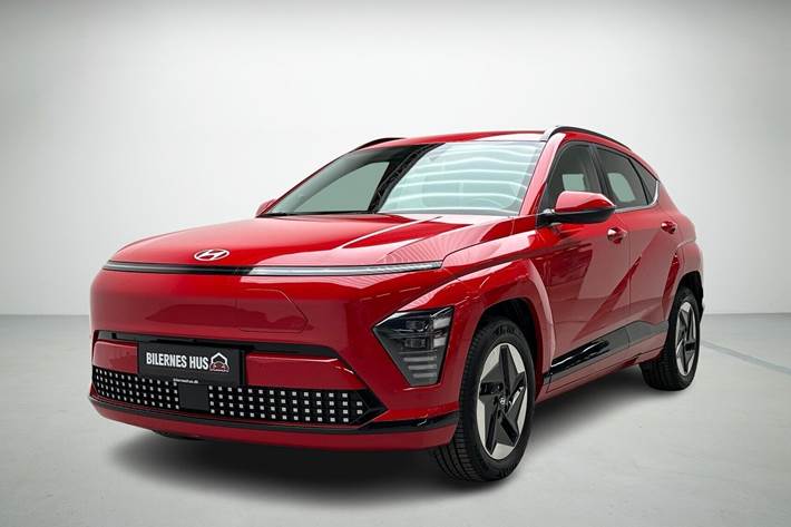 Rød Hyundai Kona fra 2023 set udefra