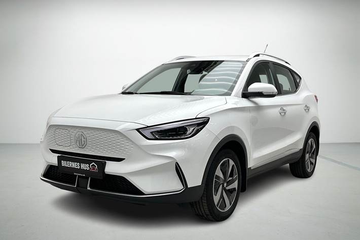 Hvid MG ZS EV fra 2023 set udefra