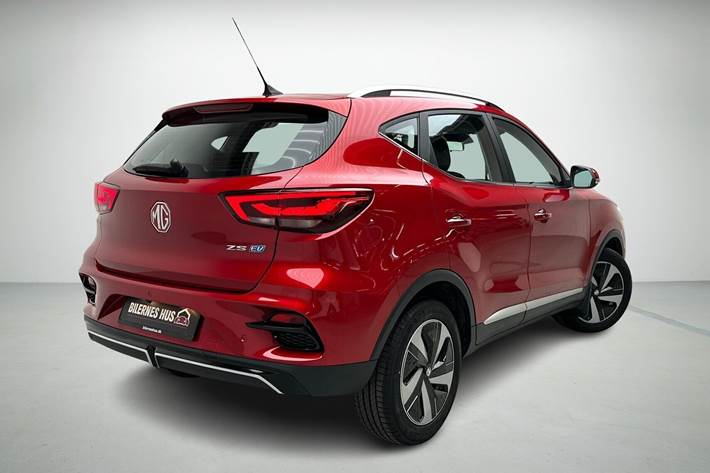 Rød MG ZS EV fra 2022