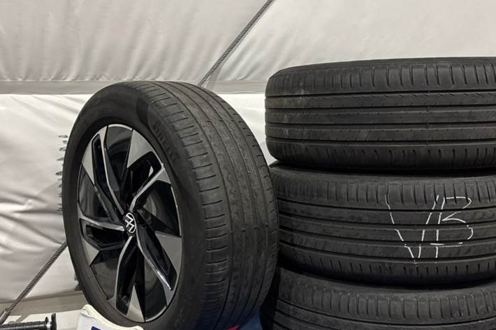 Hvid VW ID.4 fra 2023