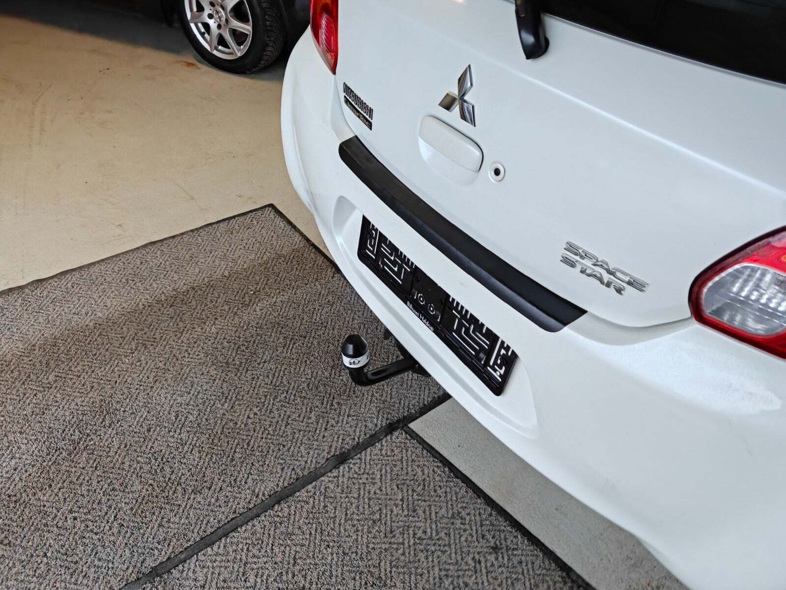 Gul Mitsubishi Space Star fra 2015