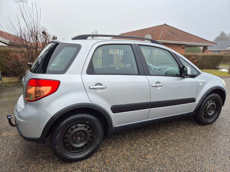 Suzuki SX4 1,6 CombiBack Exclusive