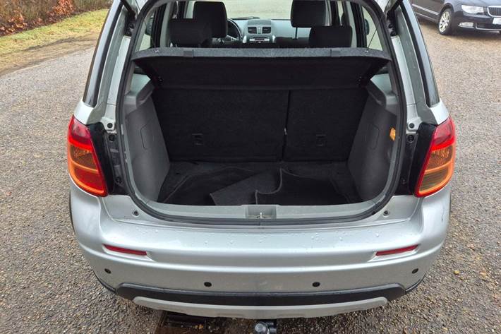 Grøn Suzuki SX4 fra 2011