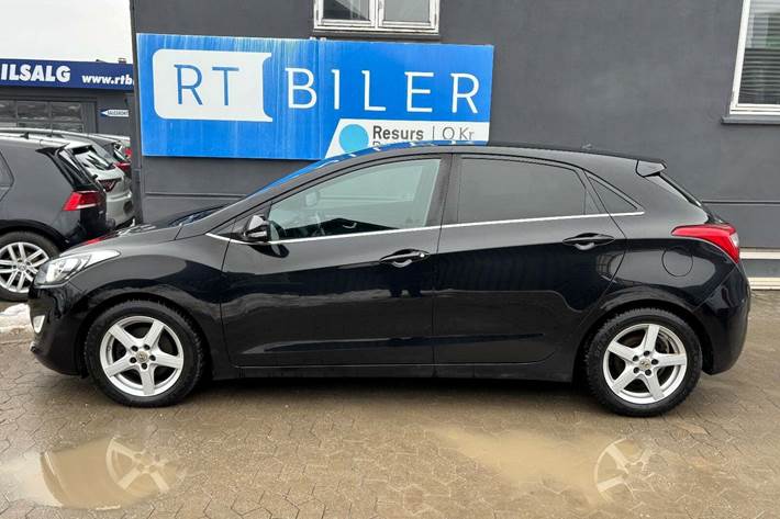 Hvid Hyundai i30 fra 2016