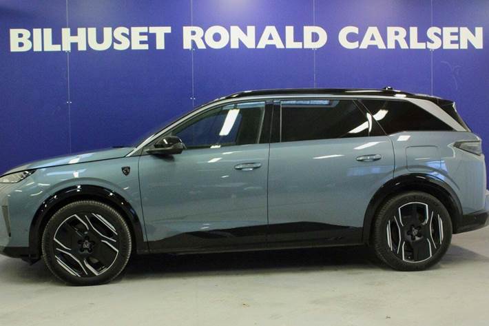 Blå Peugeot e-5008 fra 2024