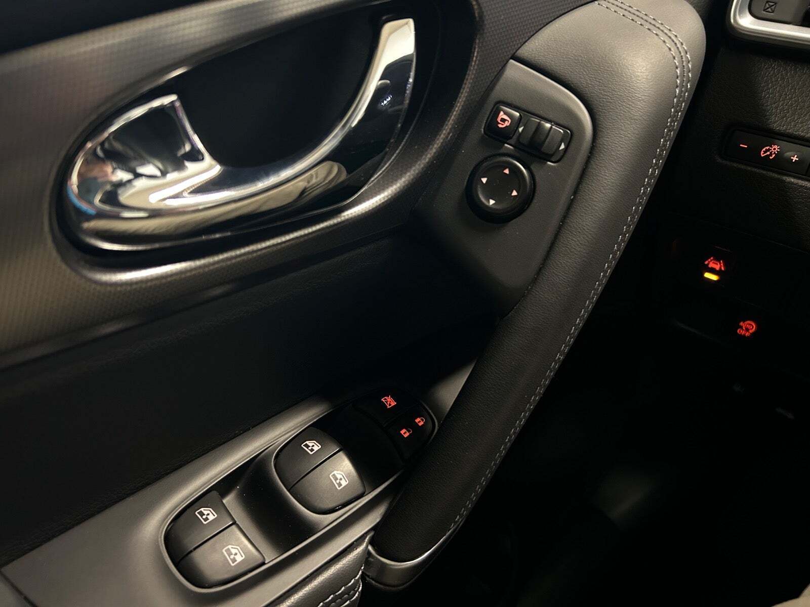 Sort Nissan Qashqai fra 2018